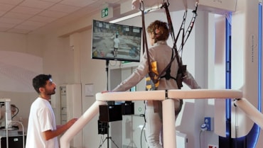 Herowear Suitx di HombergerEsoscheletro Mate-Xt di Comau in uso da OrtoRomiPaexo Shoulder, esoscheletro da spallaLa sicurezza sul lavoro è un sistema indossabileAgade Agadexo ShoulderIl robot di riabilitazione Moonwalker