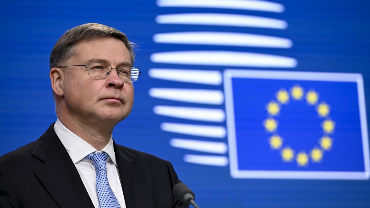 Valdis Dombrovskis, Ue