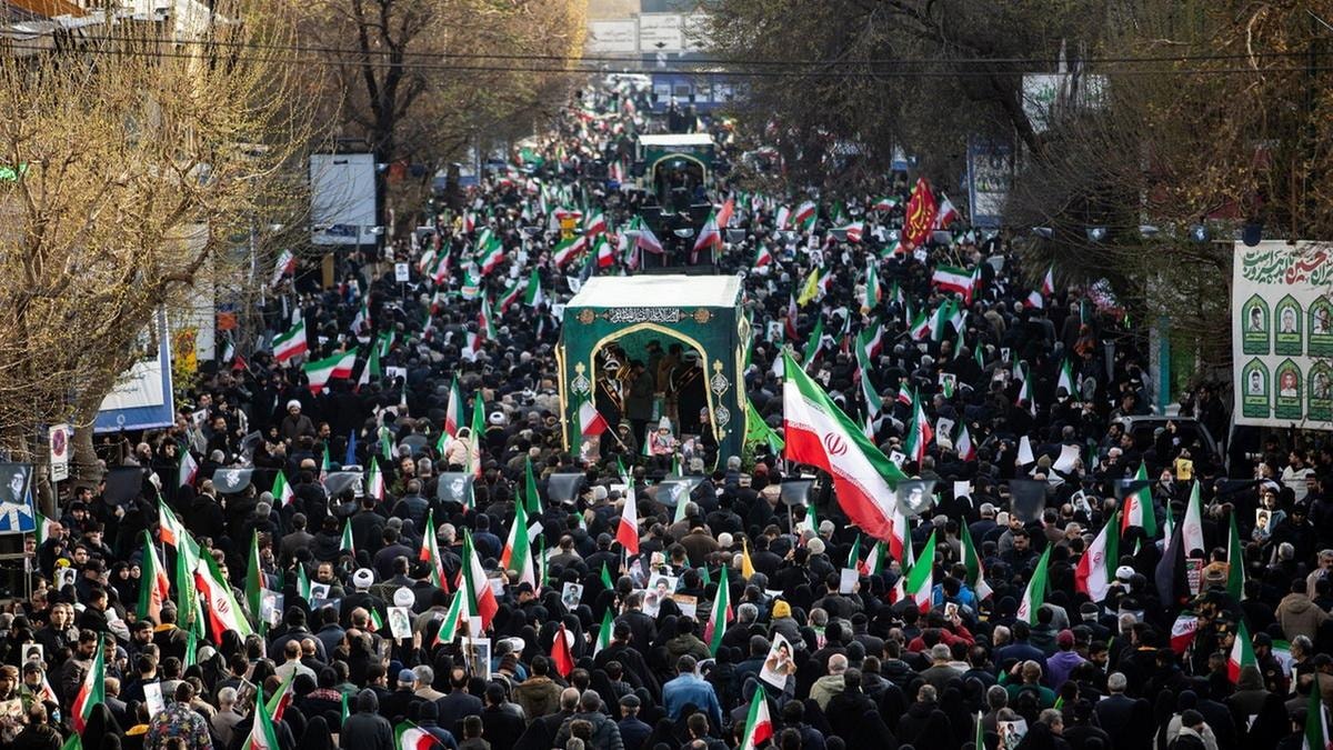Guerra in Iran, la diretta | Trump: un’intera civiltà può sparire stanotte. Interviene il Papa: minaccia inaccettabile