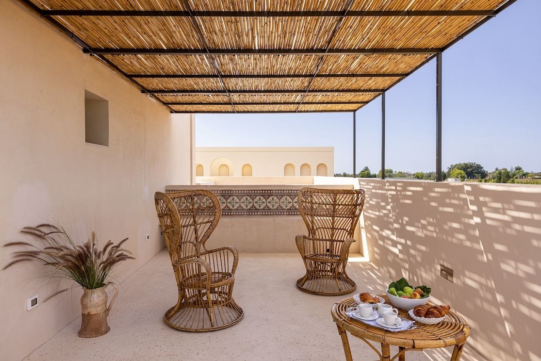 Nel cuore del Salento c’è un boutique hotel di sole 6 camere che sembra una casa segreta tra gli ulivi