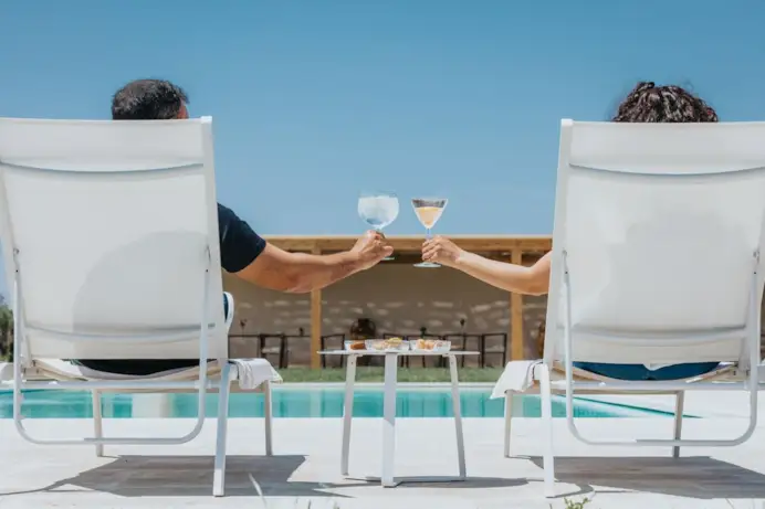 Nel cuore del Salento c’è un boutique hotel di sole 6 camere che sembra una casa segreta tra gli ulivi