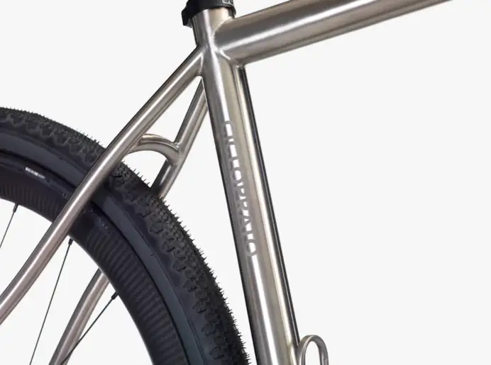 Passoni Cicloprato: la bici gravel in titanio che non cambi più