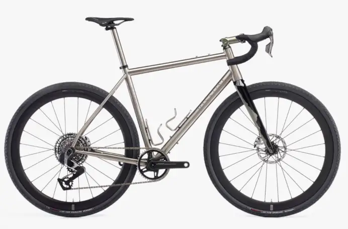 Passoni Cicloprato: la bici gravel in titanio che non cambi più