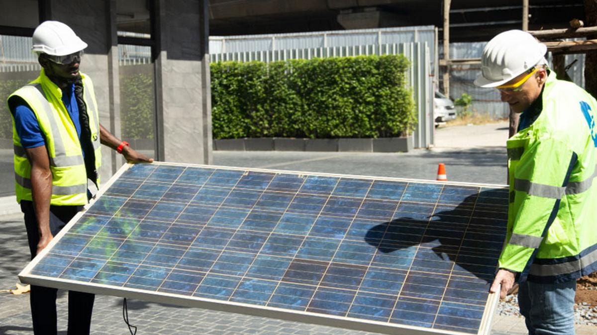 Energia, in Italia il mercato vale 17 miliardi. Ecco come le imprese possono risparmiare fino a 6 miliardi l’anno