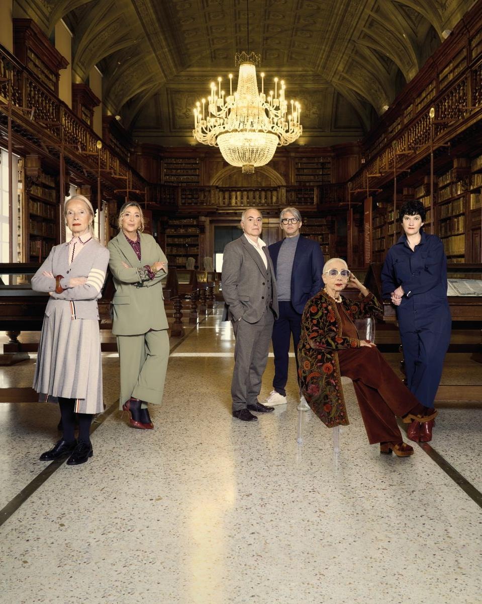 Da sinistra, Luisa Delle Piane, Rossella Colombari, Alessandro Palmaghini, Alessandro Padoan, Rossana Orlandi e Annalisa Rosso ritratti nella sala Maria Teresa della Biblioteca Braidense di Milano (foto Max @Max&Douglas)