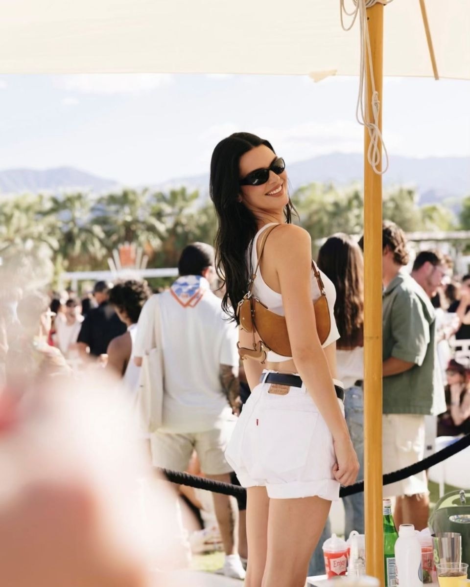 Kendall Jenner (courtesy Kate Spade New York/ph Sophie Sahara)