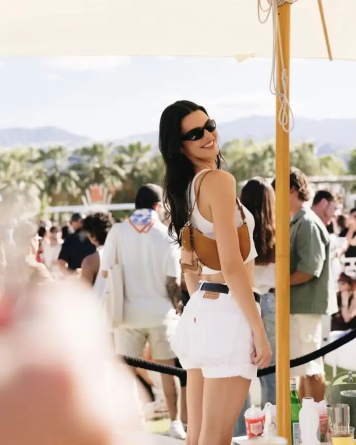 Kendall Jenner (courtesy Kate Spade New York/ph Sophie Sahara)