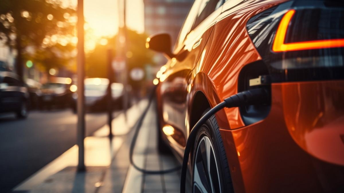 Auto elettriche, boom di vendite in Europa a marzo spinte dal caro benzina e dalla crisi petrolifera