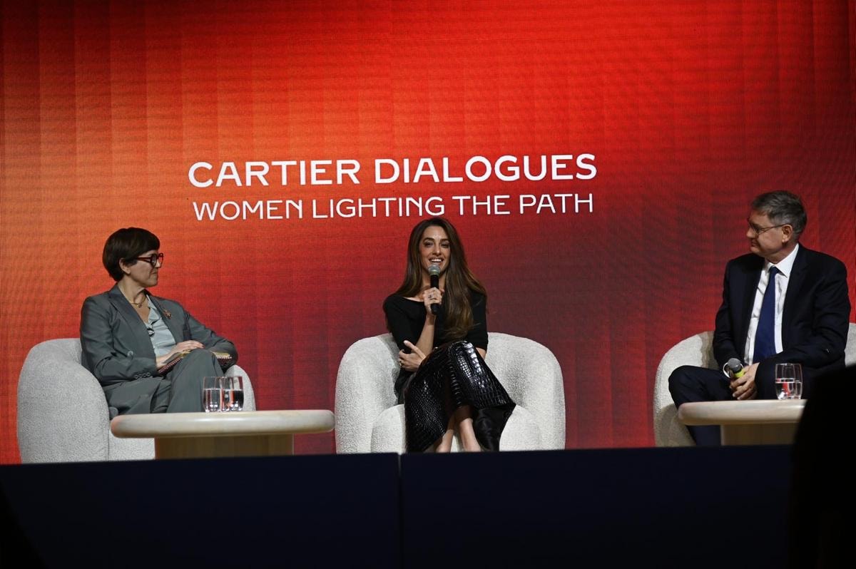 Da sinistra:                                                                                                       Monica Lucarelli, Assessora alle Attività Produttive e alle Pari Opportunità del Comune di Roma Amal Clooney, co-fondatrice della Clooney Foundation for Justice Cyrille Vigneron, Presidente di Cartier Culture and Philanthropy