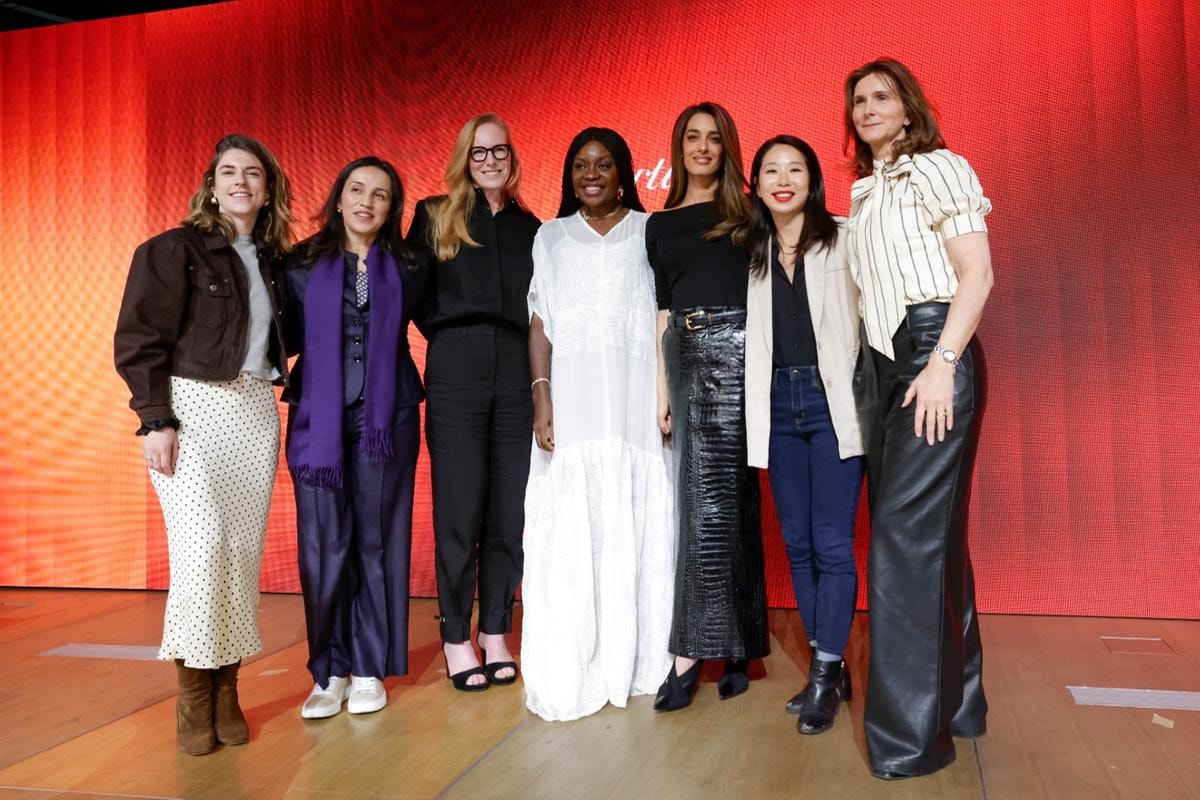 Da sinistra:  Elise Thorel (Marie Curry), fellow per la categoria Europa Cristina Martinez, Community Member di Cartier Women’s Initiative Angela Ursem (Food for Skin), fellow per la categoria Europa Dr Anino Emuwa, Community Member di Cartier Women’s Initiative Amal Clooney, co-fondatrice della Clooney Foundation for Justice Hahyeon Park (Omena), fellow per la categoria Europa Yvonne Brady, fellow dell’edizione 2014 e Community Activator per l'Europa
