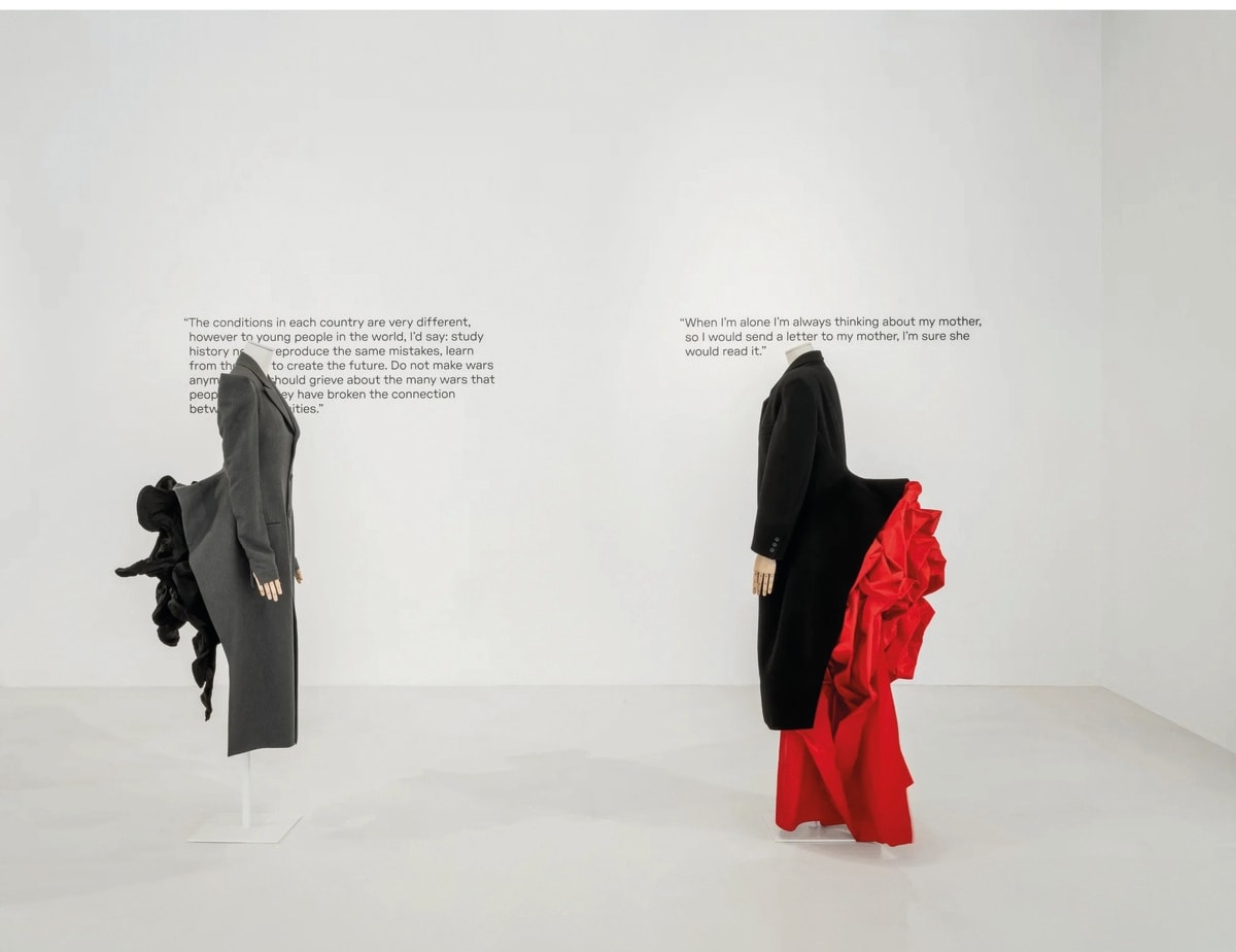 L’exhibition «Yohji Yamamoto. Letter to the future» da 10 Corso Como a Milano (courtesy 10 Corso Como/foto Alessandro Saletta)