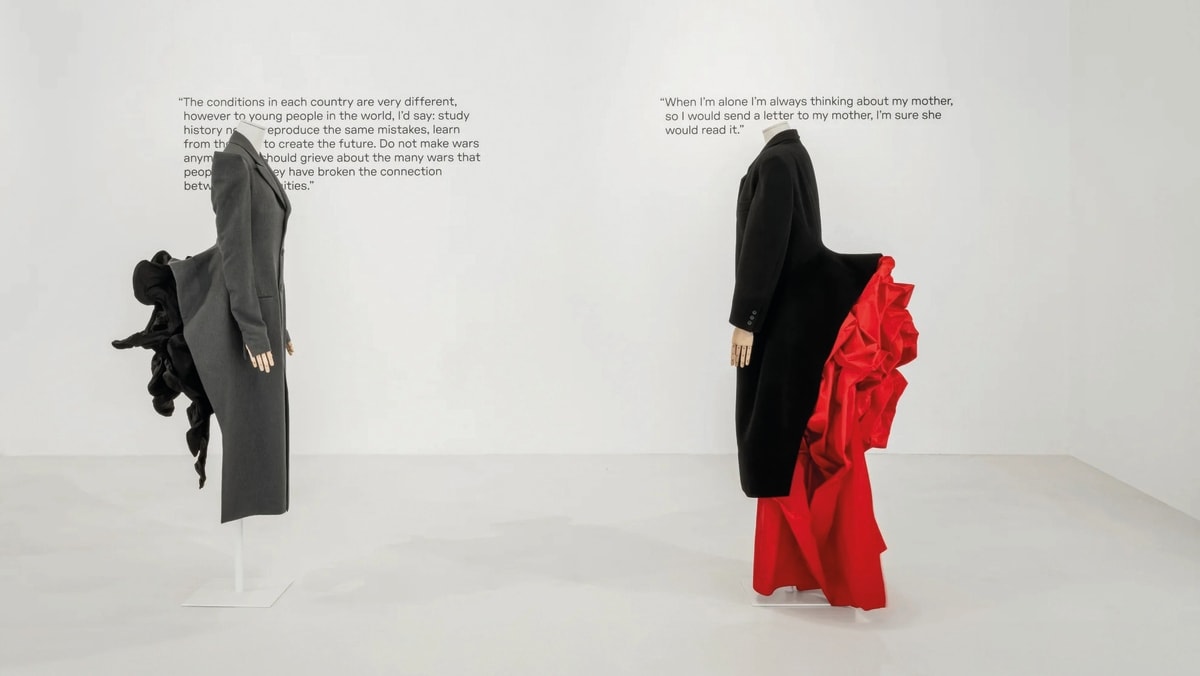L’exhibition «Yohji Yamamoto. Letter to the future» da 10 Corso Como a Milano (courtesy 10 Corso Como/foto Alessandro Saletta)