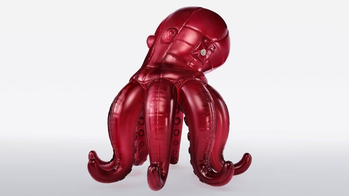 Il polpo gonfiabile della campagna Have a puffy summer di Moncler (courtesy Moncler)