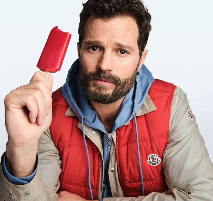 Jamie Dornan nell'adv Have a puffy summer di Moncler (courtesy Moncler)