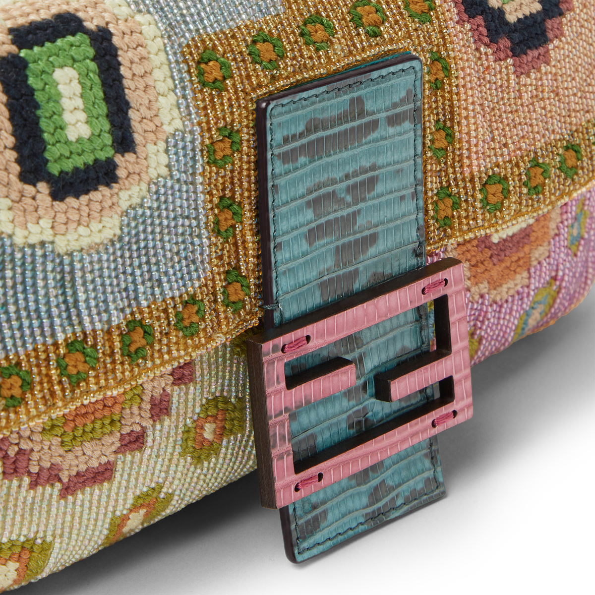Baguette® 26424 Re-Edition Carpet Embroidery.