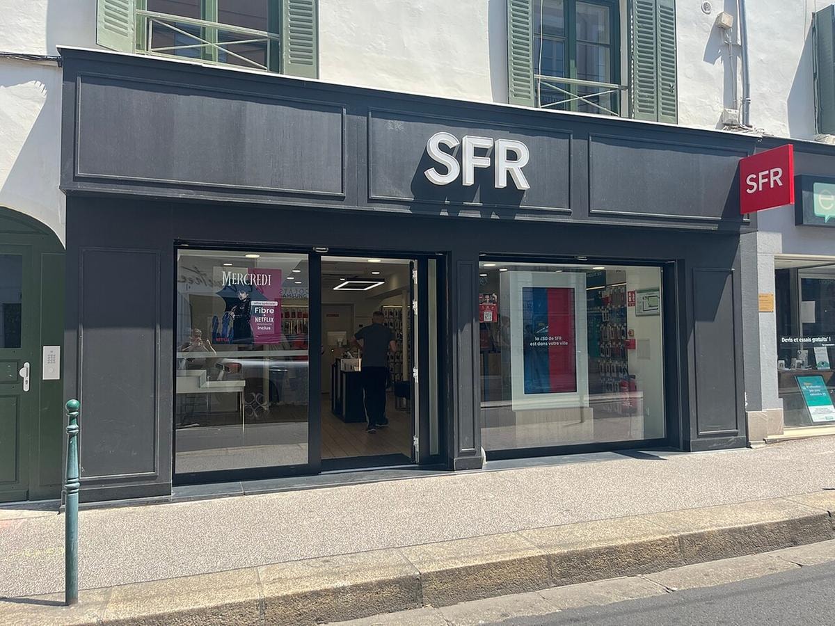 Un negozio Sfr