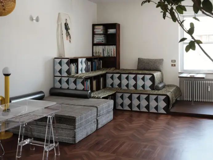 Punk Witch a Milano: la casa-biblioteca che rivoluziona il modo di abitare (e pensare)
