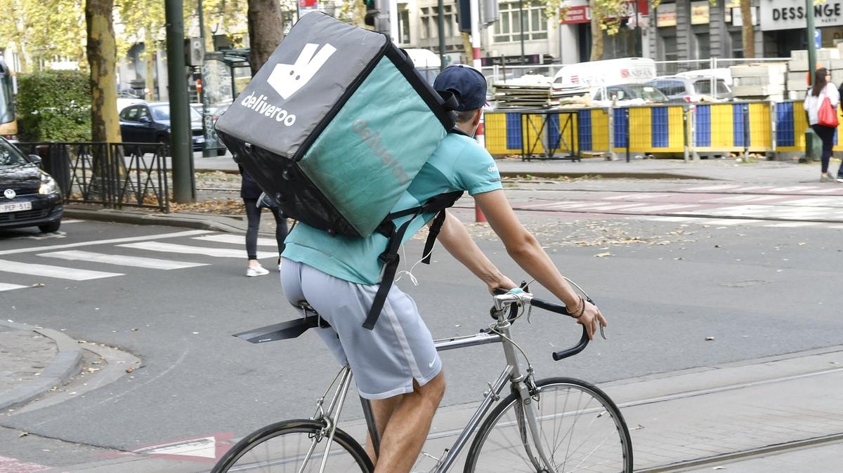 Un rider di Deliveroo