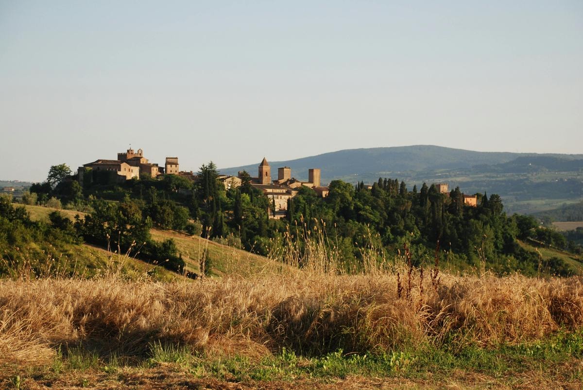 San Casciano dei Bagni: il borgo che rinasce tra acque termali e fonti di vino
