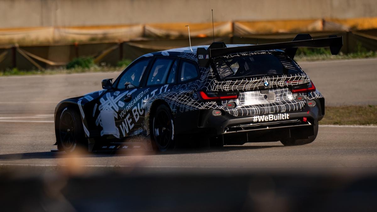Nata per scherzo, ora corre 24 ore: la folle Bmw M3 Touring da gara