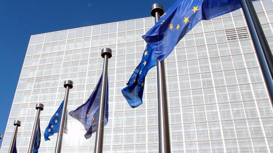 Banche, l’Ue ammorbidisce Basilea3 fino a fine 2029. No a disparità con le regole Usa sui rischi di mercato