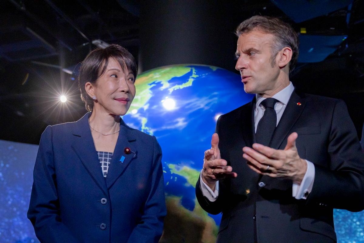 Sanae Takaichi ed Emmanuel Macron