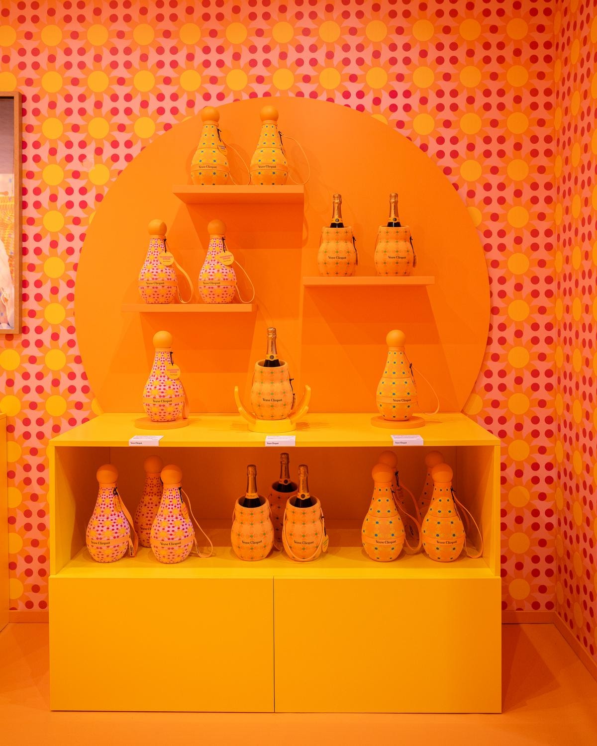Ecco chi è Yinka Ilori il designer che al Salone di Milano dà forma all’ottimismo solare di Veuve Clicquot  