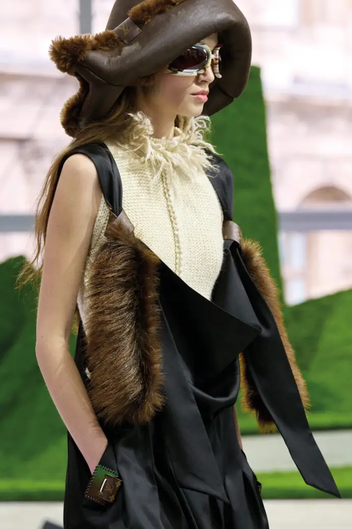 Un look Louis Vuitton fall-winter 2026/27 (courtesy Louis Vuitton)