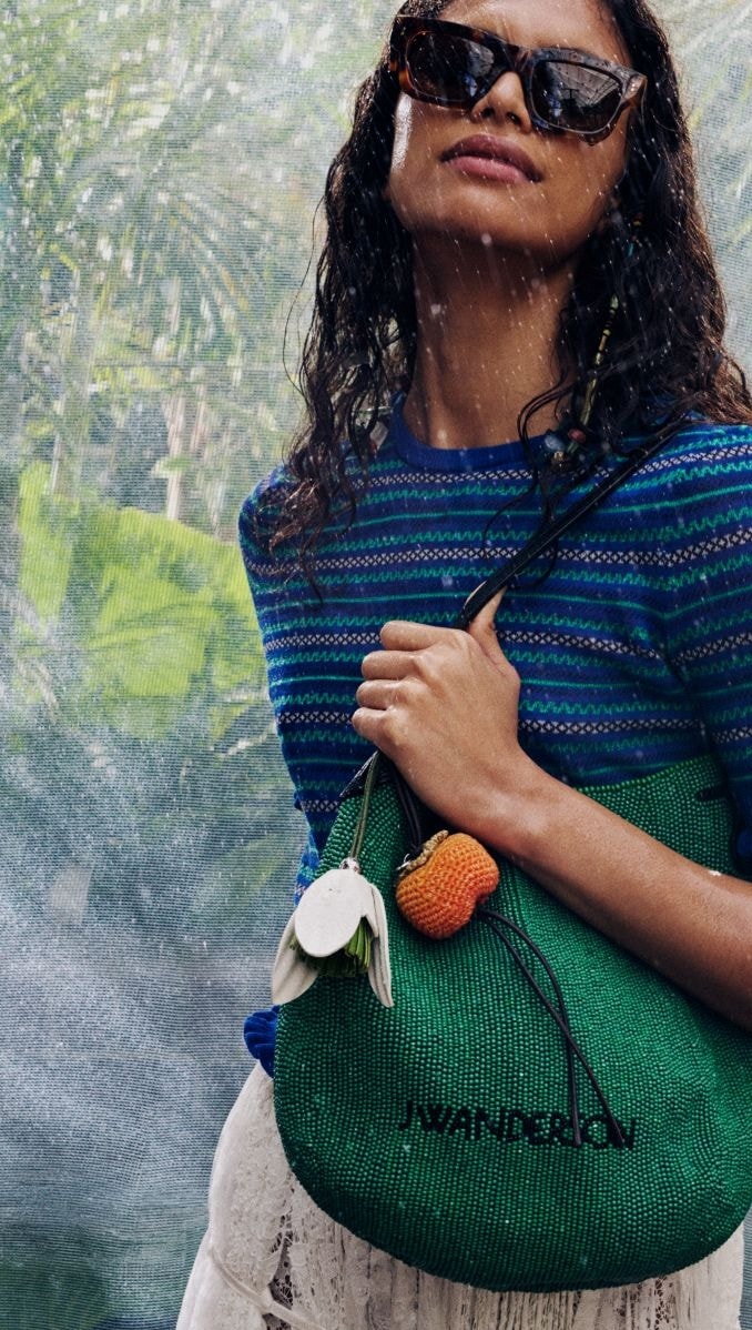 Un look JW Anderson summer 2026 (courtesy JW Anderson)