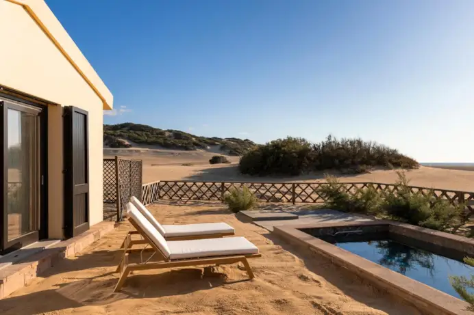 Le Dune Piscinas: lusso selvaggio tra dune, storia mineraria e benessere in Sardegna