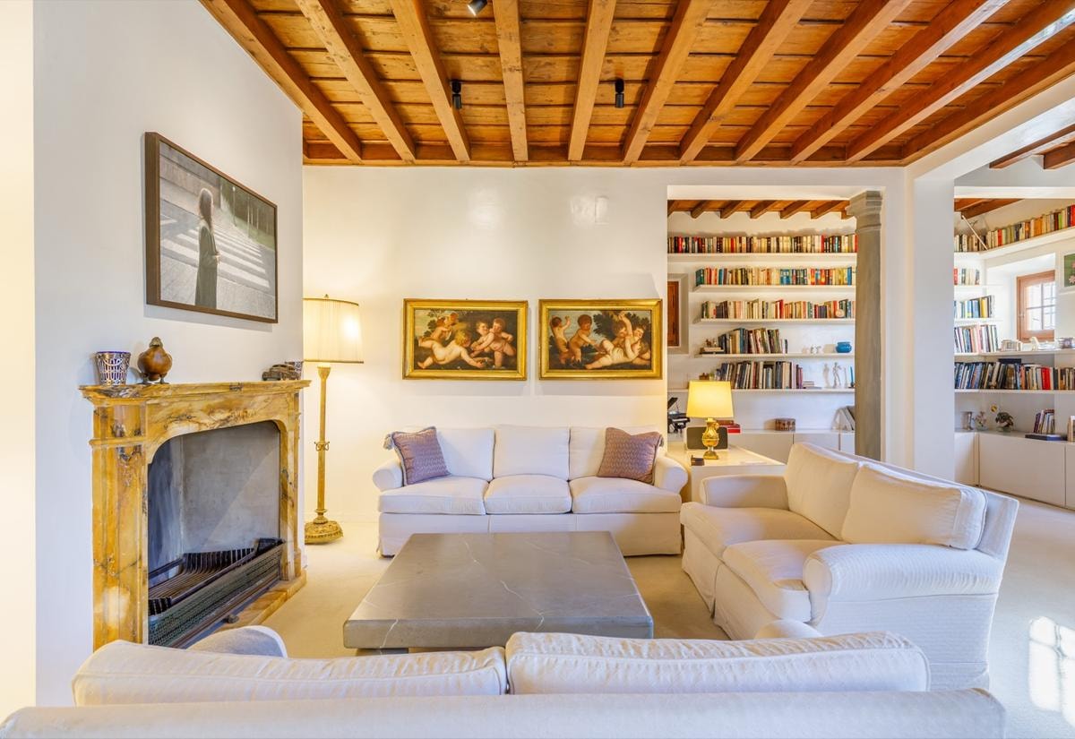 Firenze, in vendita la casa da cui Galileo Galilei osservava le stelle: vista mozzafiato sull’Arno