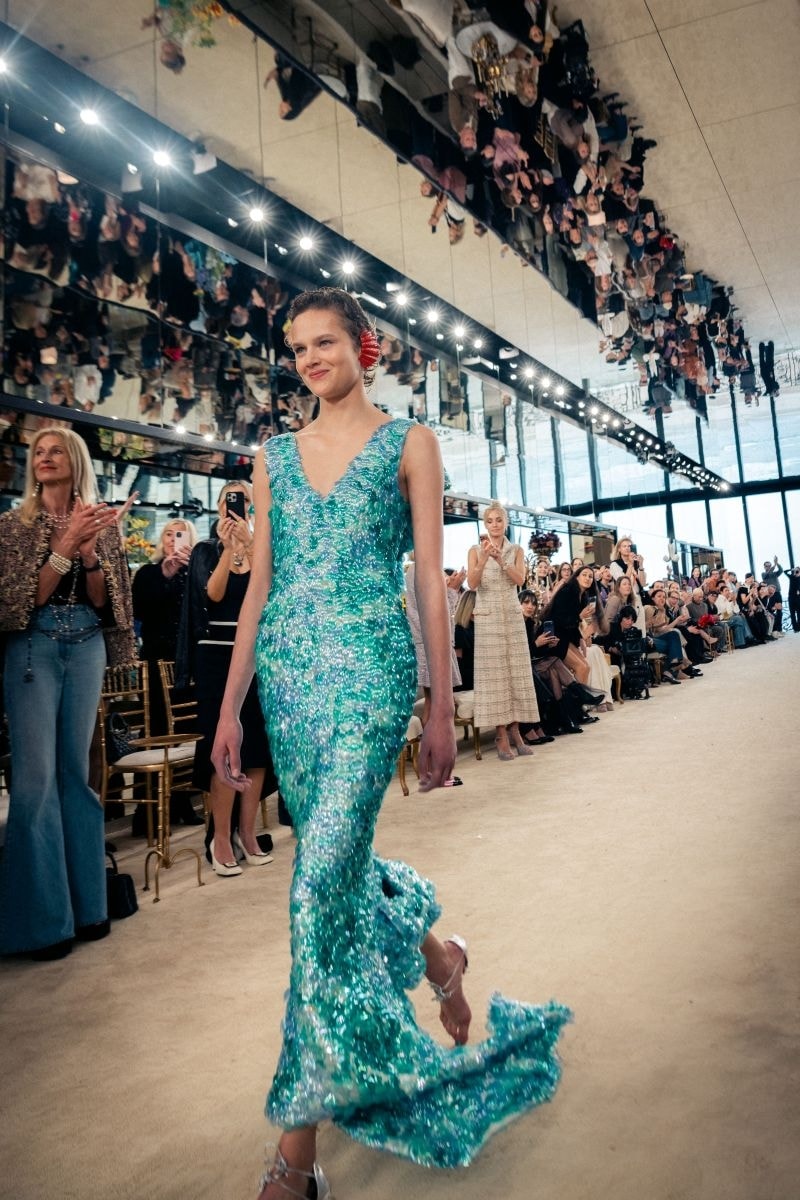 Un look Chanel cruise 2026/27 (courtesy Chanel)