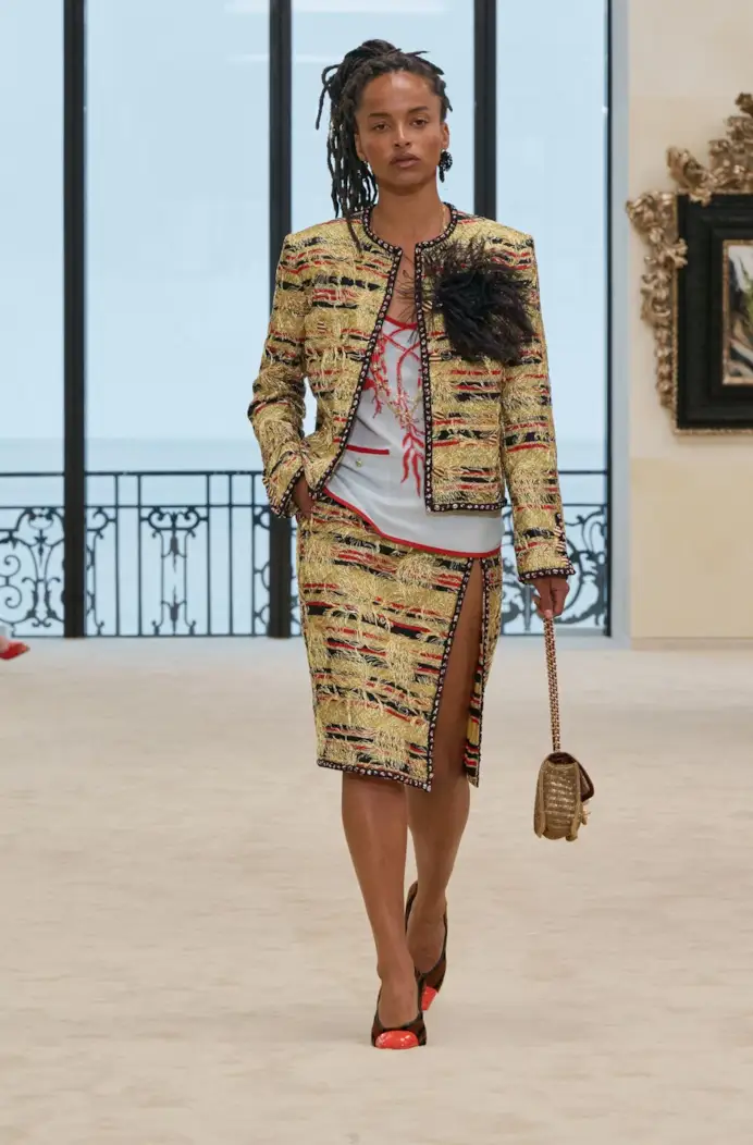 Un look Chanel cruise 2026/27 (courtesy Chanel)