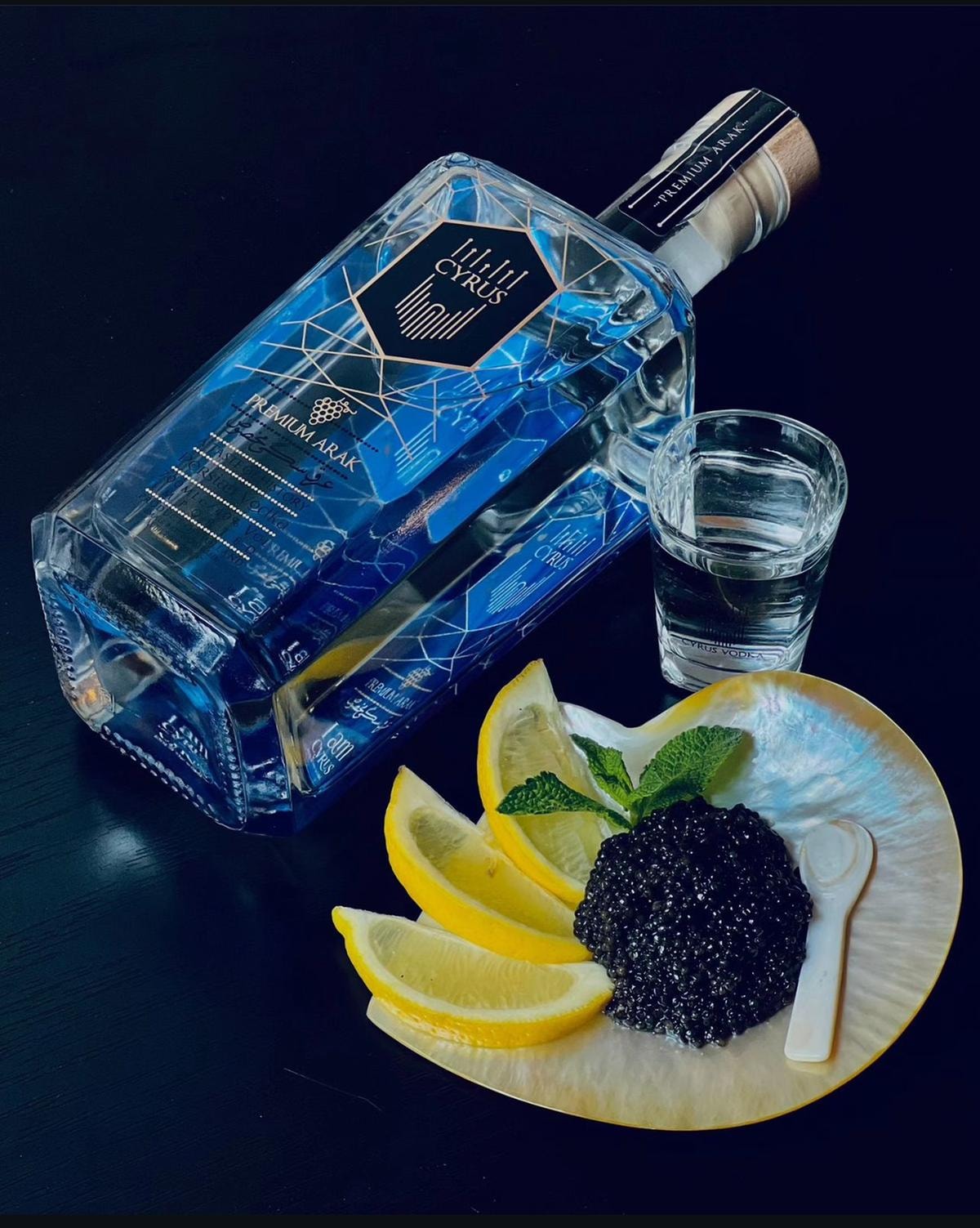 SAG, il distillato persiano che conquista i cocktail bar di New York
