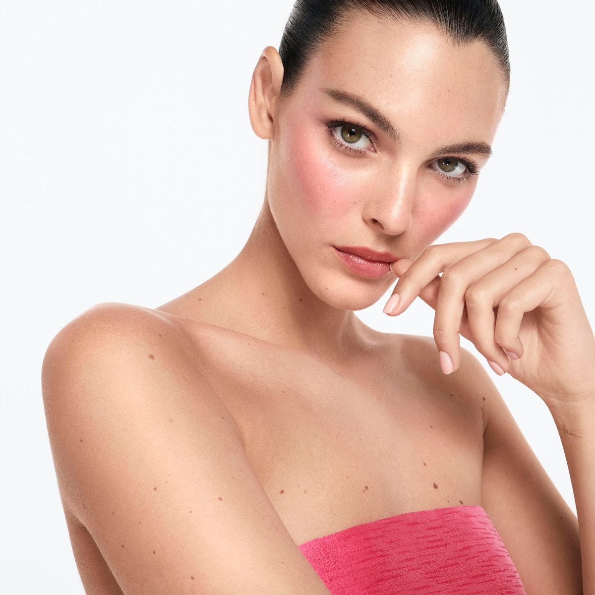 Vittoria Ceretti per Armani beauty (courtesy Armani beauty)