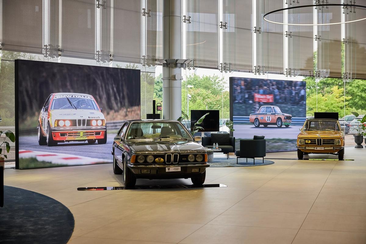 Tre icone BMW a confronto: dalla 2002 Cabrio Baur alla Serie 6 fino alla M3 E30, protagoniste del Concorso d’Eleganza Villa d’Este 2026, dove la storia del brand si legge in sequenza