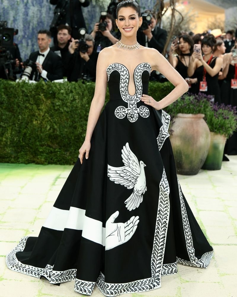 Anne Hathaway in Michael Kors collection (courtesy of Getty Images & Shutterstock/Michael Kors)