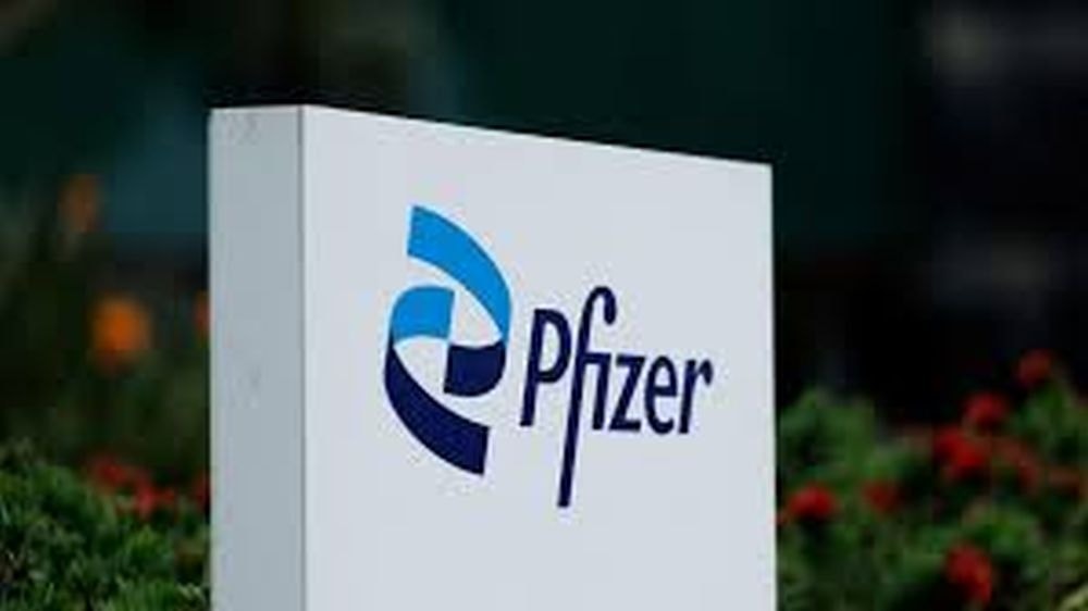 Pfizer batte le attese: ricavi in crescita, ma utili in calo per l’aumento degli investimenti in ricerca