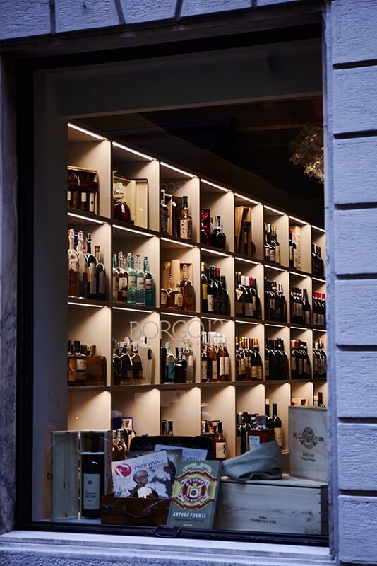 Borgo12, il borgo del tempo del vino nel cuore di Milano
