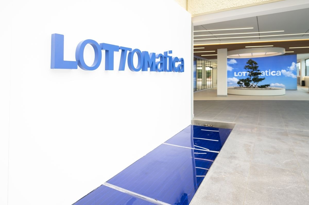 Lottomatica batte le attese e alza la guidance 2026. Buyback al via il 7 maggio