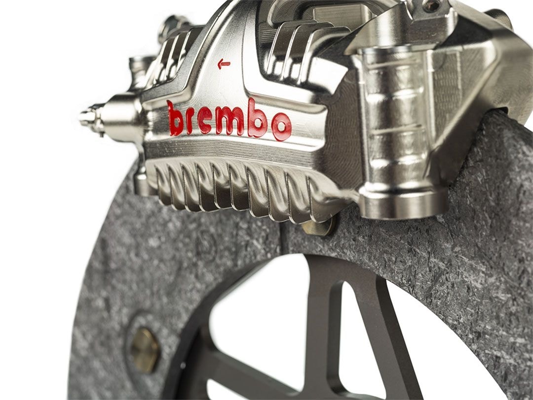 Brembo straccia le attese e alza la guidance 2026: titolo sui massimi di febbraio in borsa
