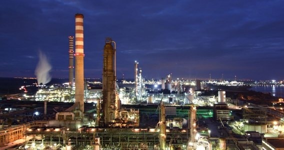 La raffineria Isab di Priolo