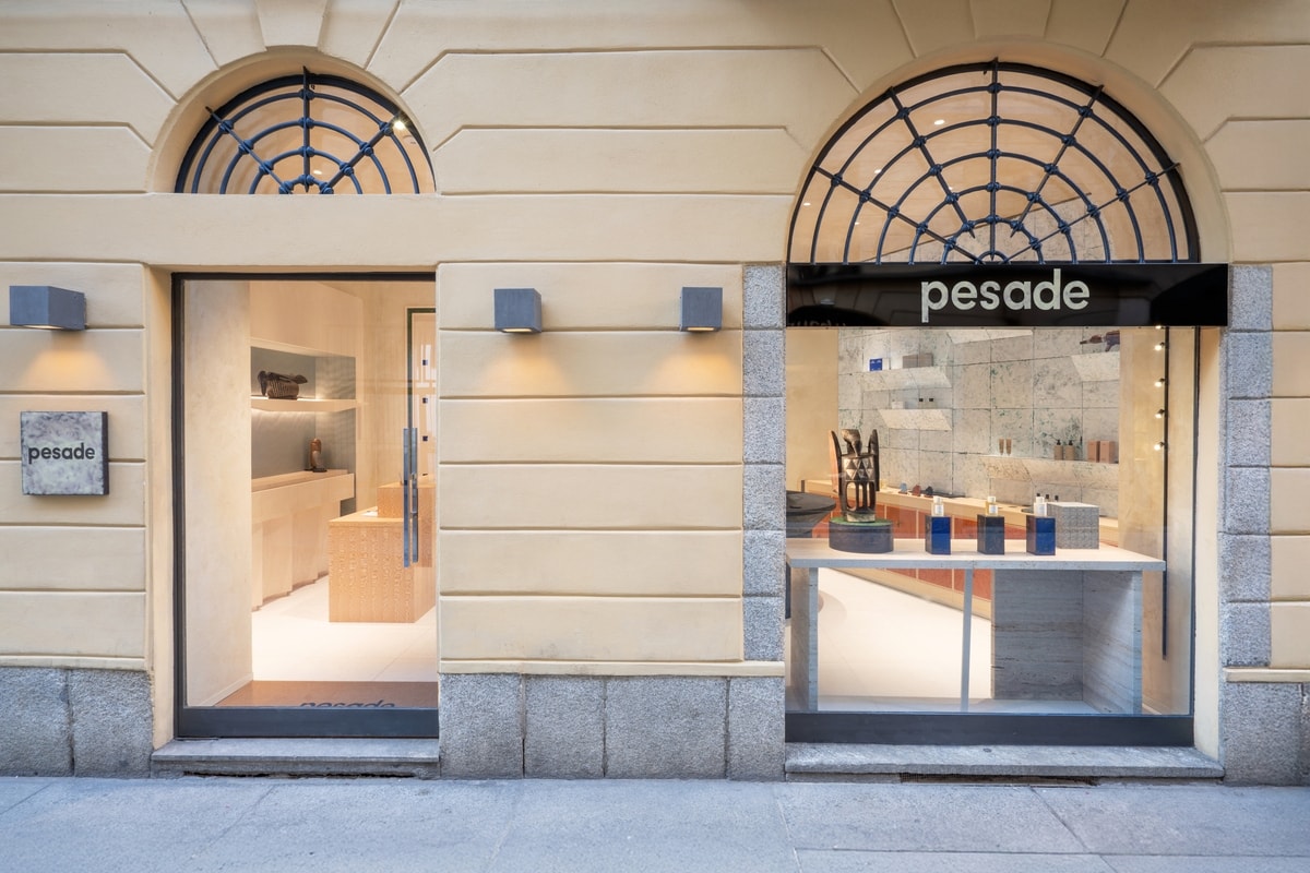 L'esterno della boutique di Pesade a Milano (courtesy Pesade)