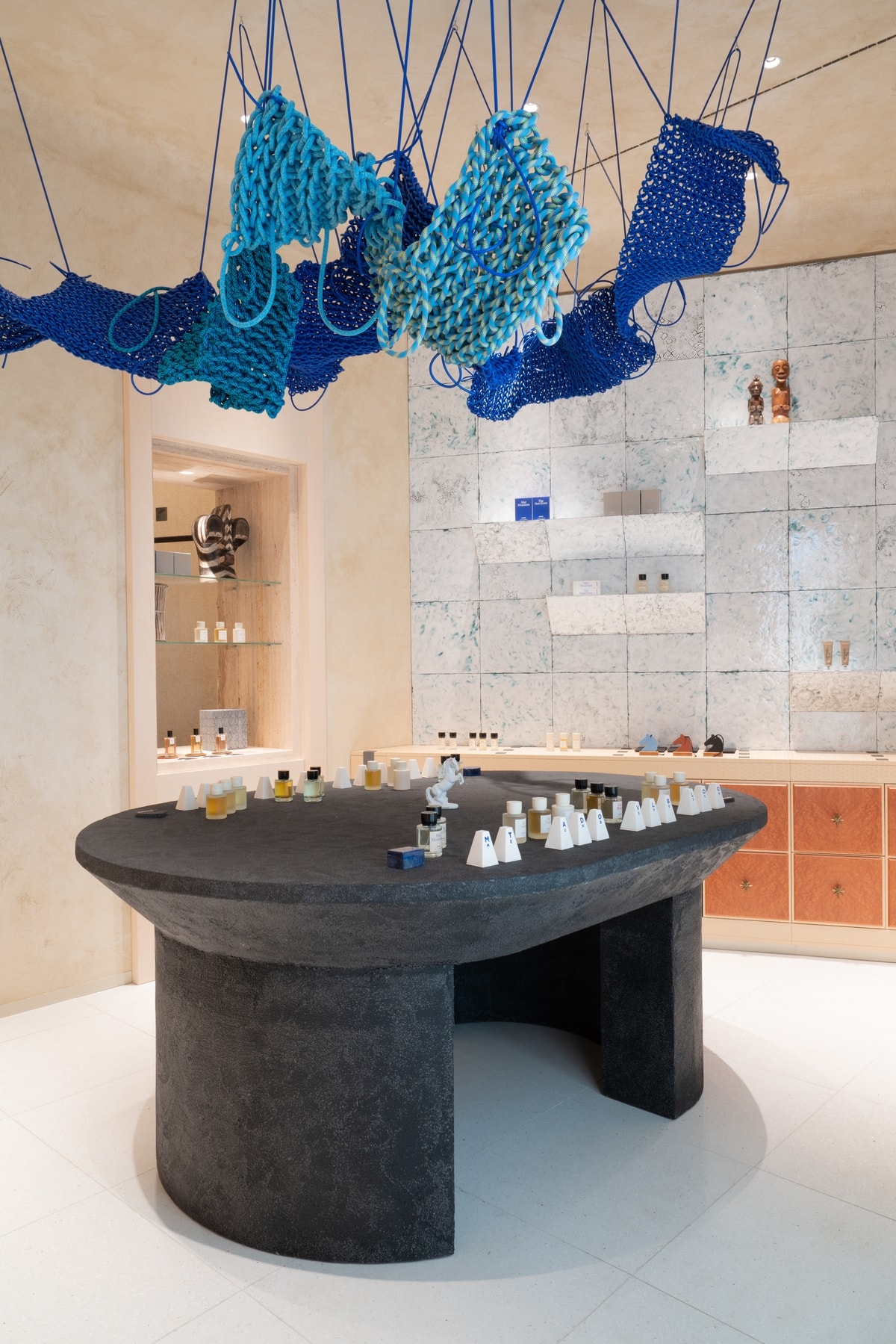 L'interno della boutique Pesade a Milano (courtesy Pesade)