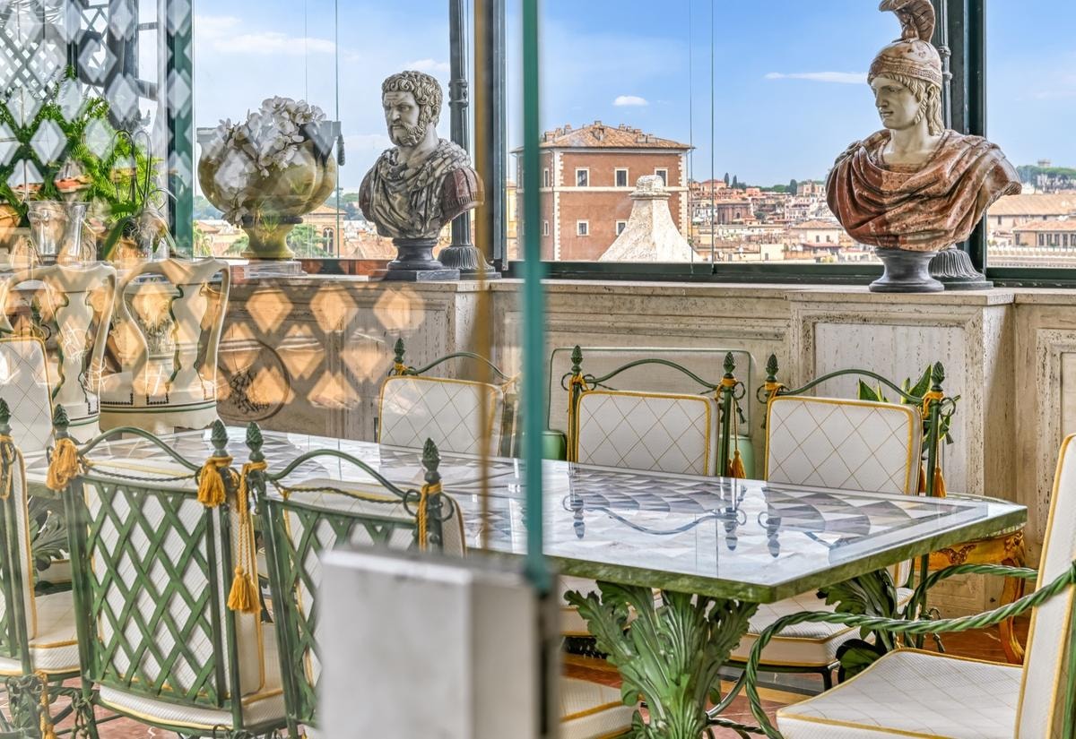 Roma, il lusso torna a guardare dall’alto: venduto attico da oltre 12 milioni nel cuore monumentale della Capitale