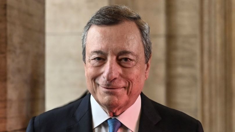 Draghi: l’Europa trasformi la crisi in unione, siamo soli per la prima volta nella storia