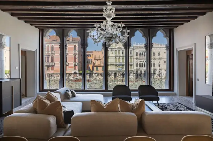 Venezia, dentro il lusso senza tempo di Palazzo Morosini Brandolin: design veneziano, influenze orientali e tecnologia d’eccellenza