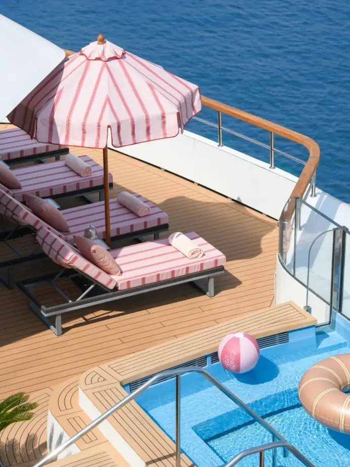 Il concept Ginori 1735 sulla nave Evrima di The Ritz-Carlton yacht collection (courtesy Ginori 1735)
