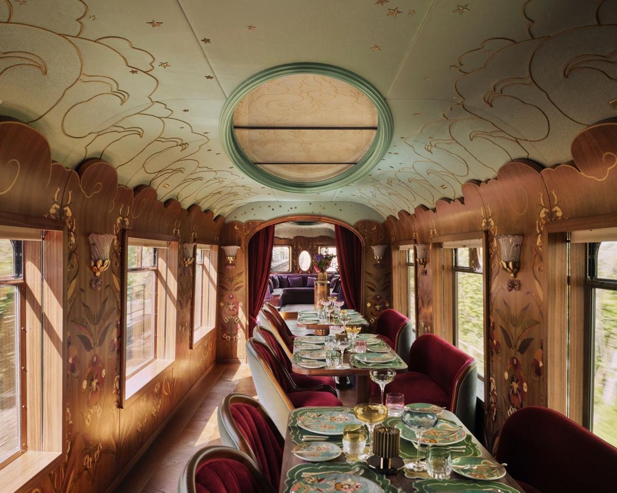 La sala da pranzo di Celia British Pullman, a Belmond train, England (ph Ludovic Balay/courtesy Belmond)