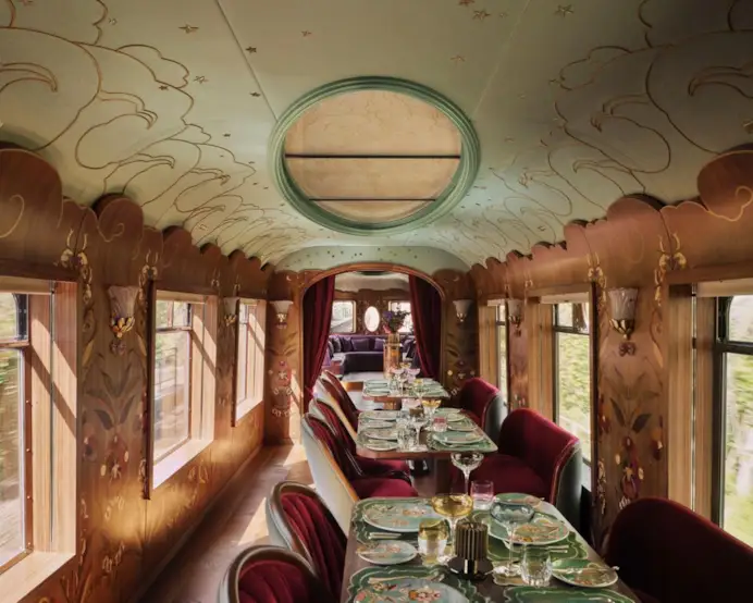 La sala da pranzo di Celia British Pullman, a Belmond train, England (ph Ludovic Balay/courtesy Belmond)
